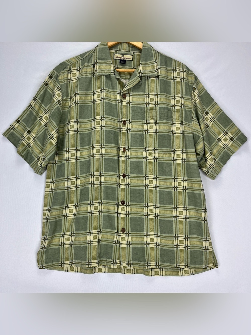 Tommy Bahama Silk Button Down Shirt Mens Medium Green Plaid Textured Wood Button